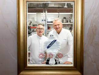 2504 LK CB Portrait 3 72Dpi