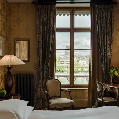 Les Trois Rois River Queen Room 216 1601