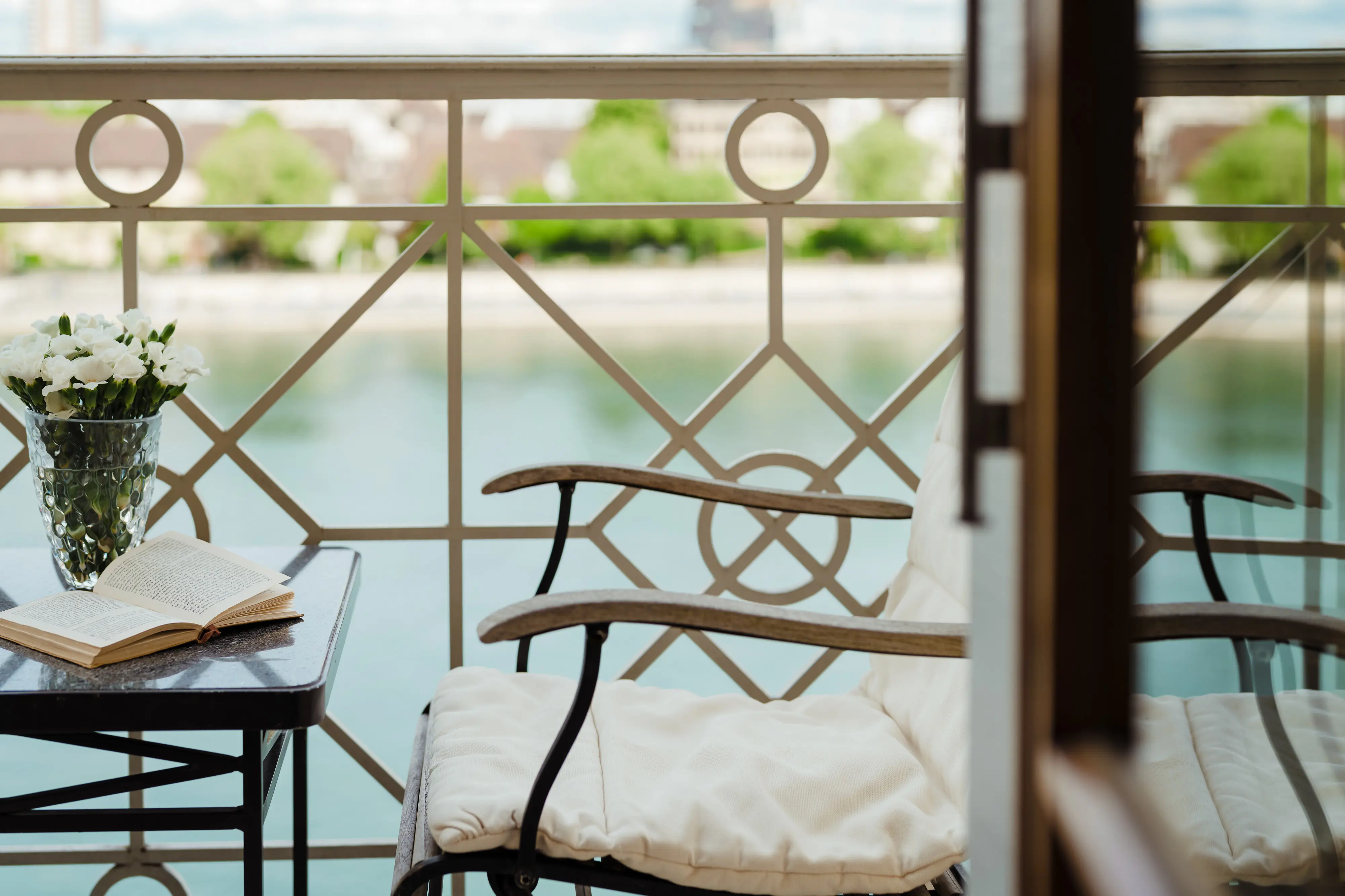 Les Trois Rois Zimmer River Queen Room Balcony (7)