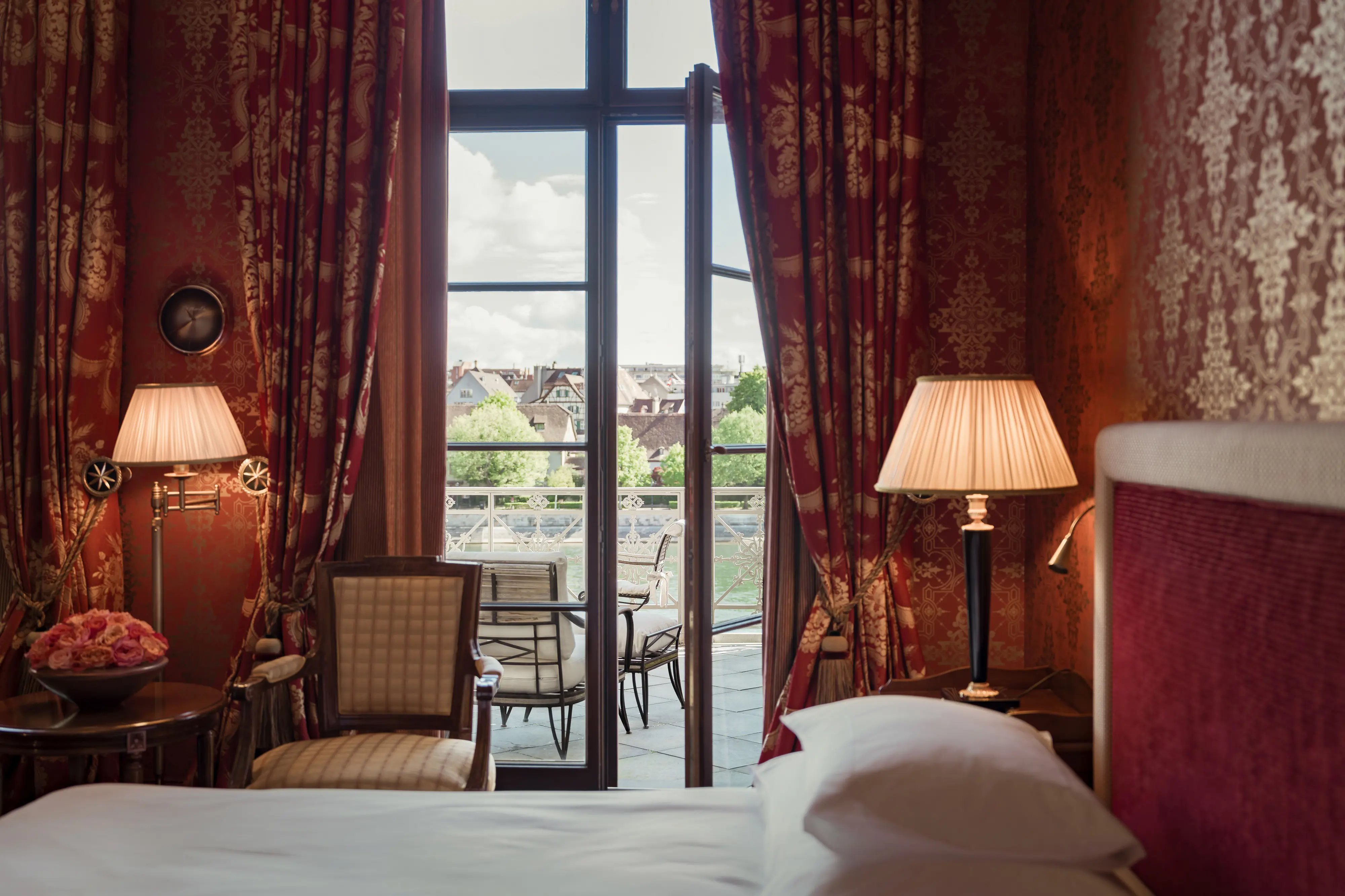 Les Trois Rois Zimmer  River King Room Balcony (2) (1)