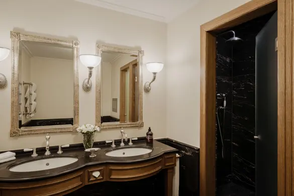 Les Trois Rois River Suite Balcony 222 1805