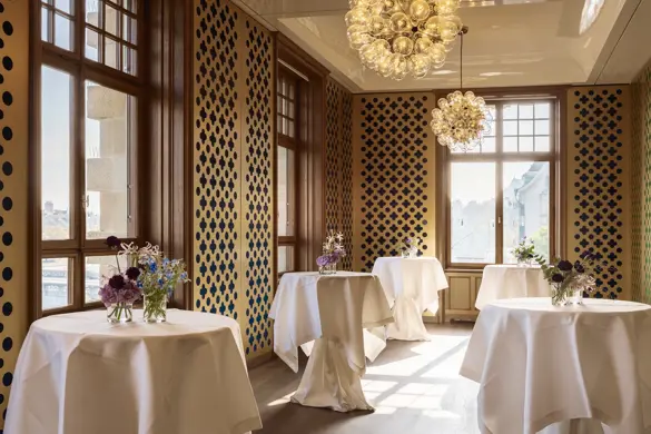 2510 JD Kaspar, Standing Reception