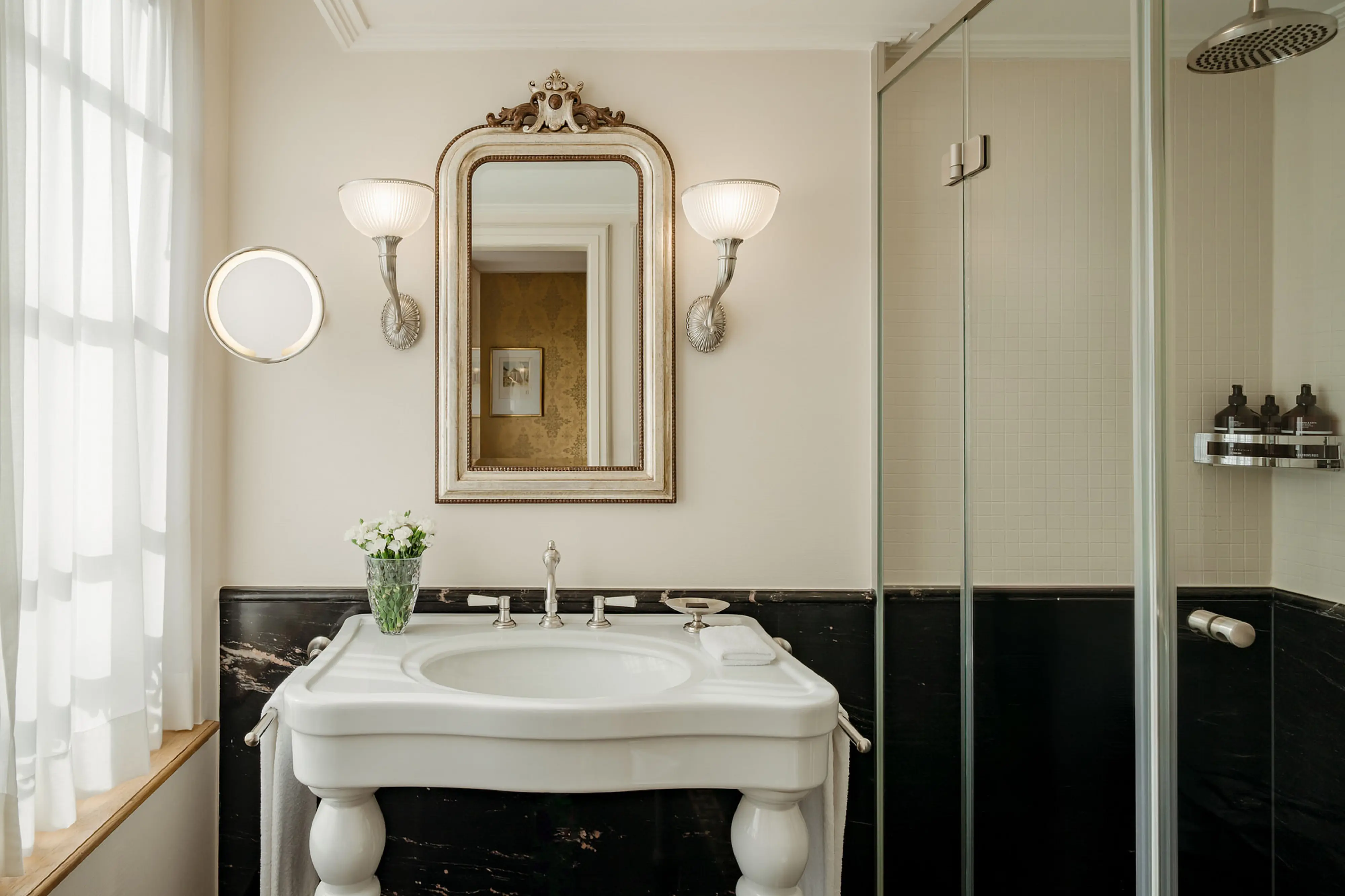 Les Trois Rois Zimmer  City Business Room Badezimmer 3