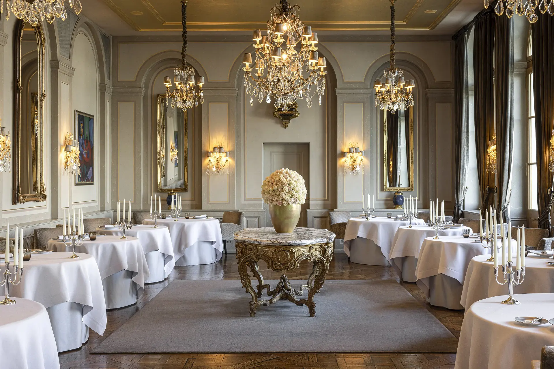 Les Trois Rois Cheval Blanc By Peter Knogl