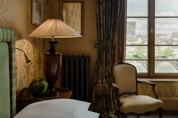 Les Trois Rois River Queen Room 216 1602