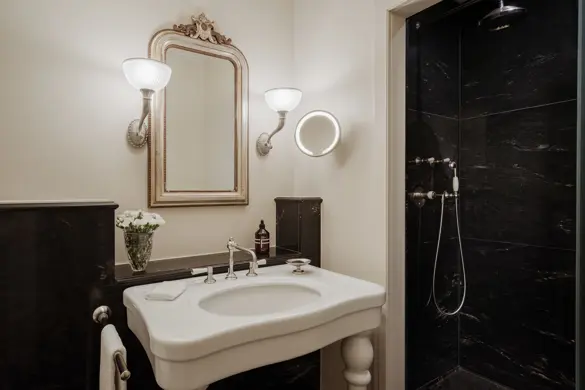 Les Trois Rois River Queen Room Balcony 214 1504