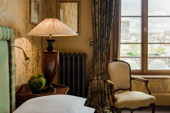 Les Trois Rois River Queen Room 216 1602 2