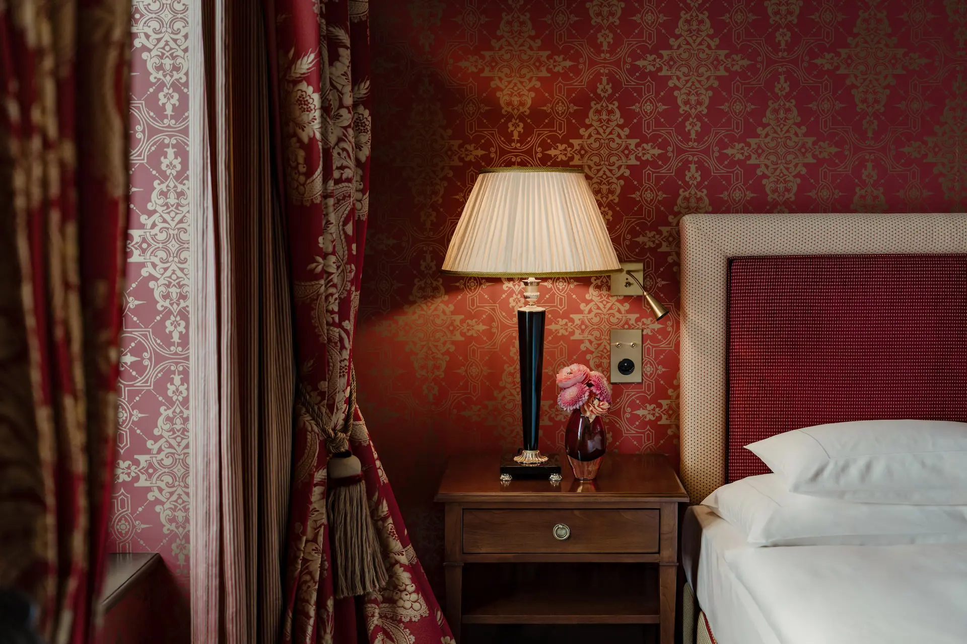 Les Trois Rois Zimmer River King Room (4)