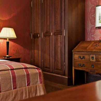 Les Trois Rois Accommodation River King Room 2016 08