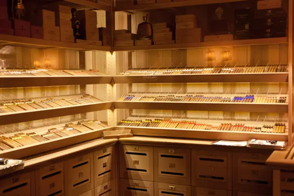 Les Trois Rois Restaurants And Bars The Council 2016 02