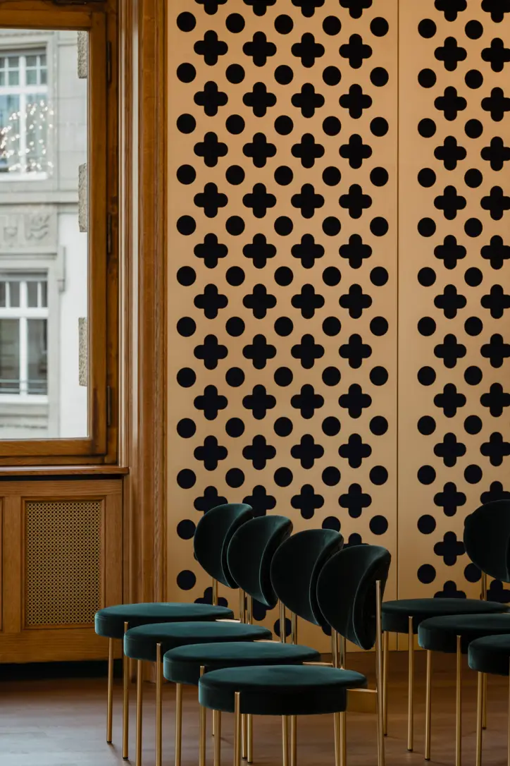 2505 OP Les Trois Rois Bankett 5007